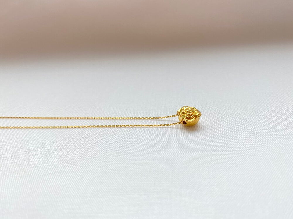 Rose Pendant Necklace