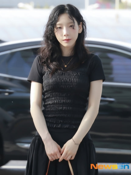 Rose Pendant Necklace