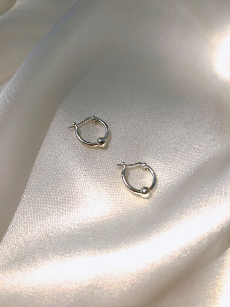 Ball Earring / Silver